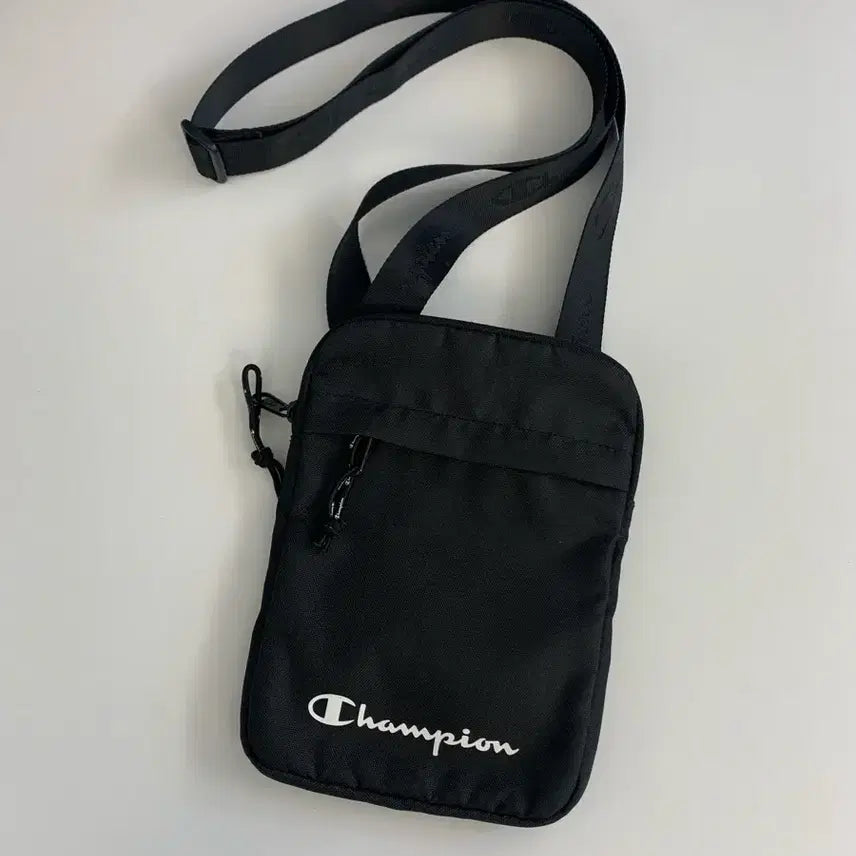 [BUNJANG] Champion Black Mini Crossbody Bag / 챔피온 블랙 미니 크로스백