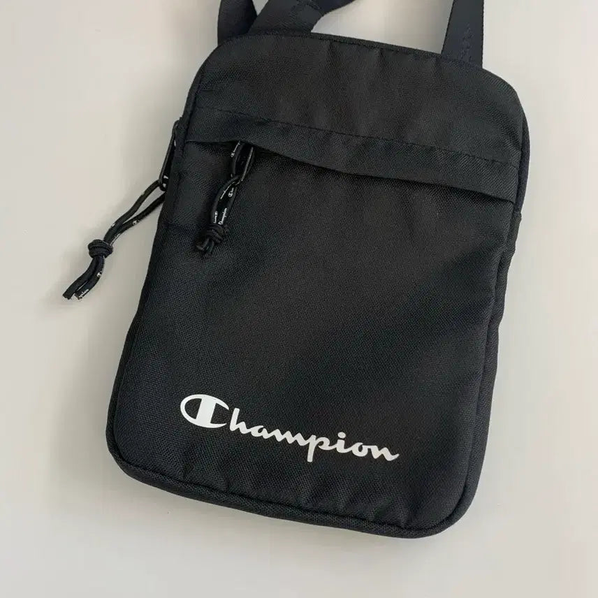 [BUNJANG] Champion Black Mini Crossbody Bag / 챔피온 블랙 미니 크로스백