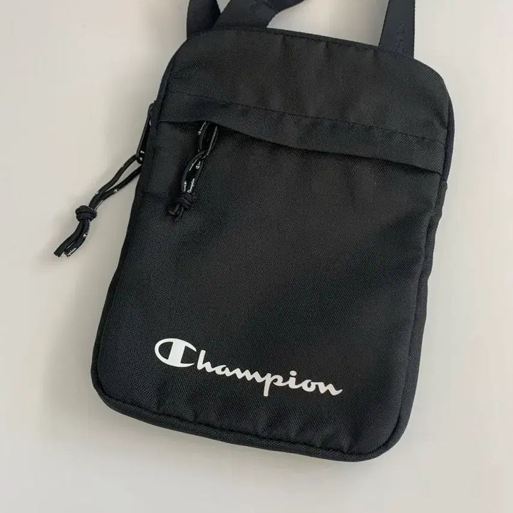 [BUNJANG] Champion Black Mini Crossbody Bag / 챔피온 블랙 미니 크로스백