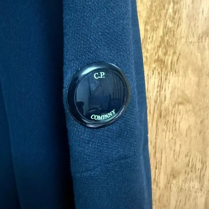 [SOLD OUT] (정품)C.P. 컴퍼니 블랙 맨투맨 XL
