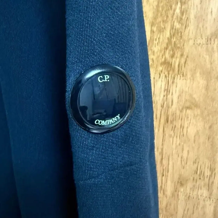[SOLD OUT] (정품)C.P. 컴퍼니 블랙 맨투맨 XL