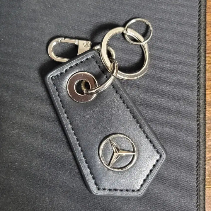 [BUNJANG] Mercedes-Benz Genuine Leather Keyring / 벤츠 정품 가죽 키링