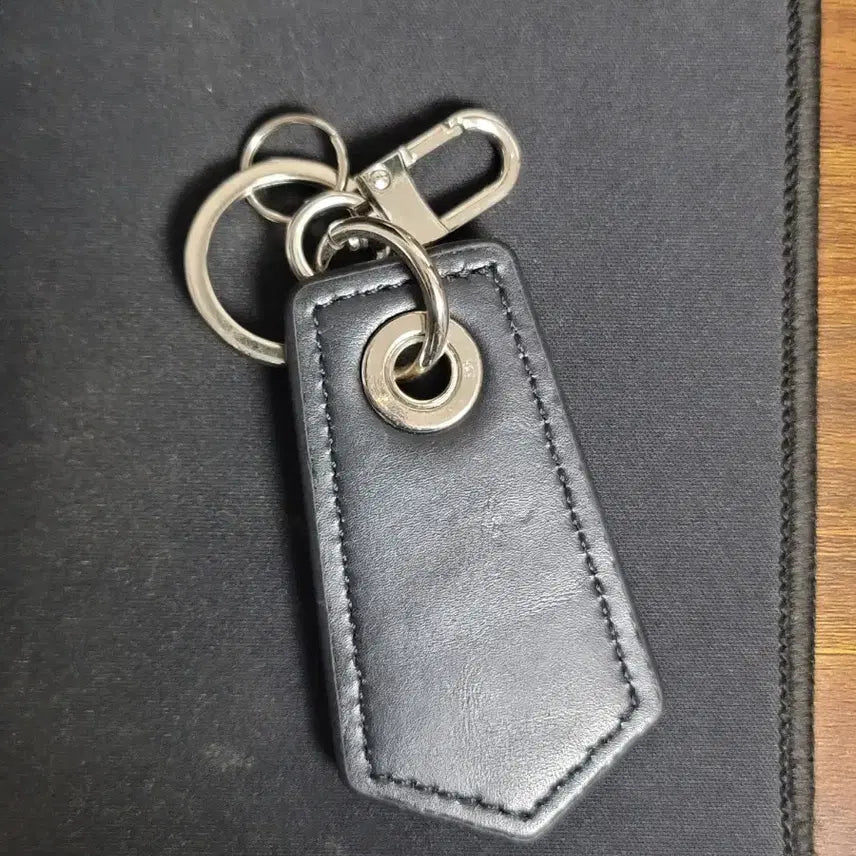 [BUNJANG] Mercedes-Benz Genuine Leather Keyring / 벤츠 정품 가죽 키링