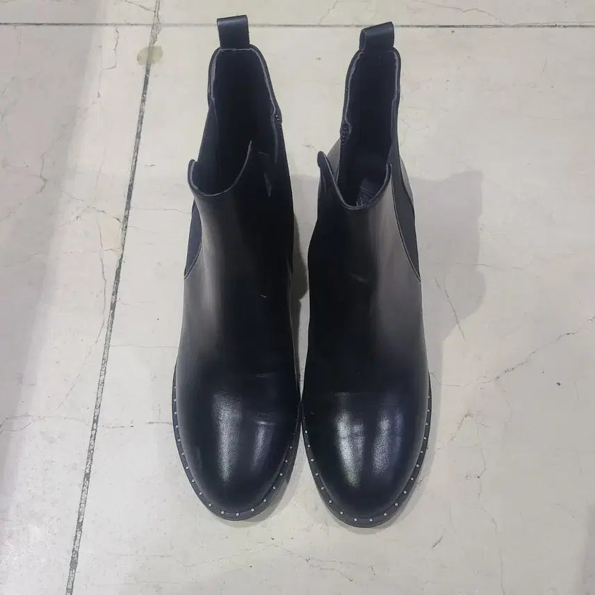 [BUNJANG] Chelebo Black Ankle Boots - Women&