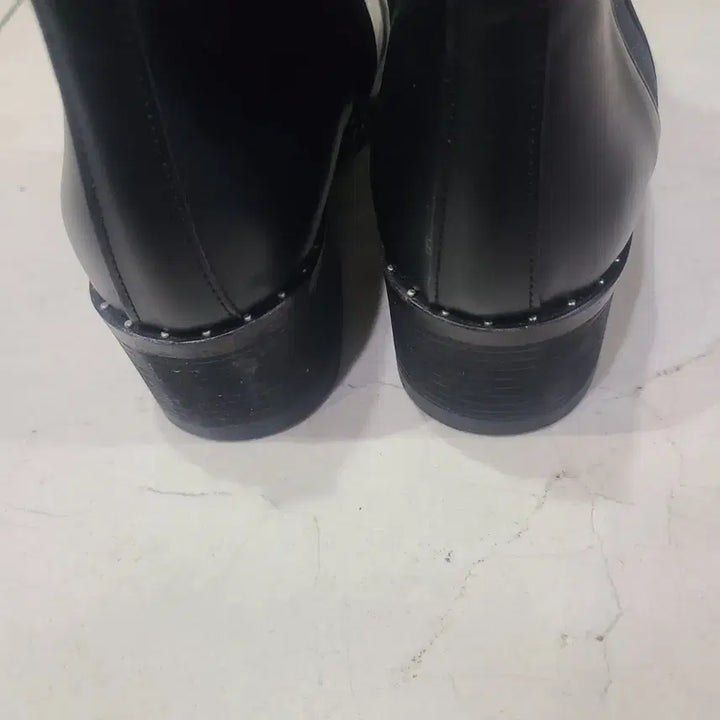 [BUNJANG] Chelebo Black Ankle Boots - Women&
