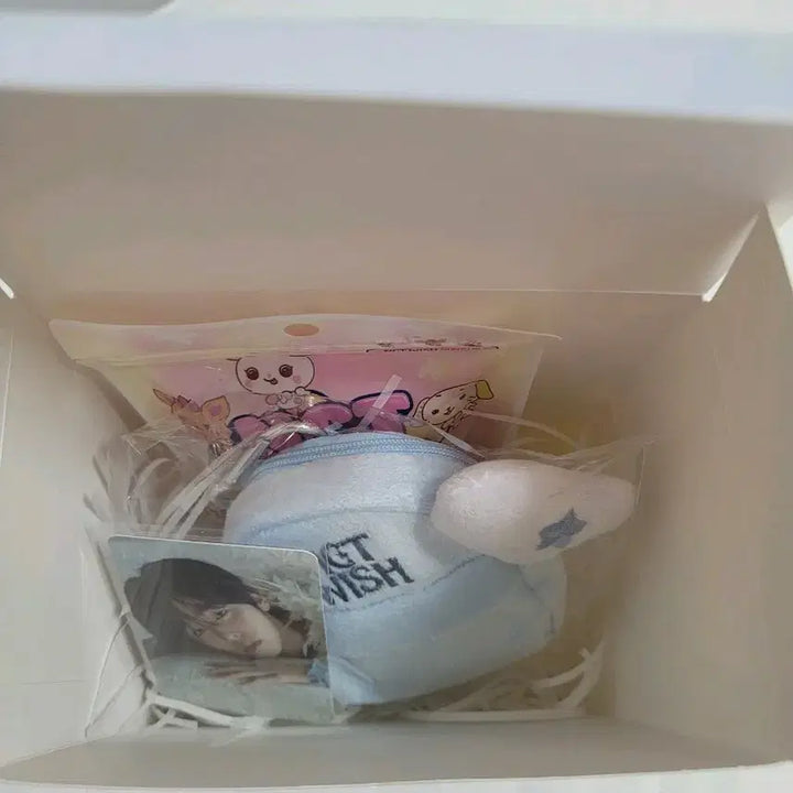 [BUNJANG] NCT WISH Riku Photocard Seven Eleven Mini Backpack Keyring Bundle Set / 엔시티위시 리쿠 포카 세븐일레븐 기획팩 세트 미니 백팩 키링 퐁신왕젤리