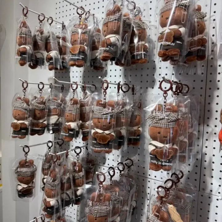[BUNJANG] Gyeongju Limited Edition Barley Bread Melani Doll Keyring / (경주)찰보리스빵 멜라니 인형 키링