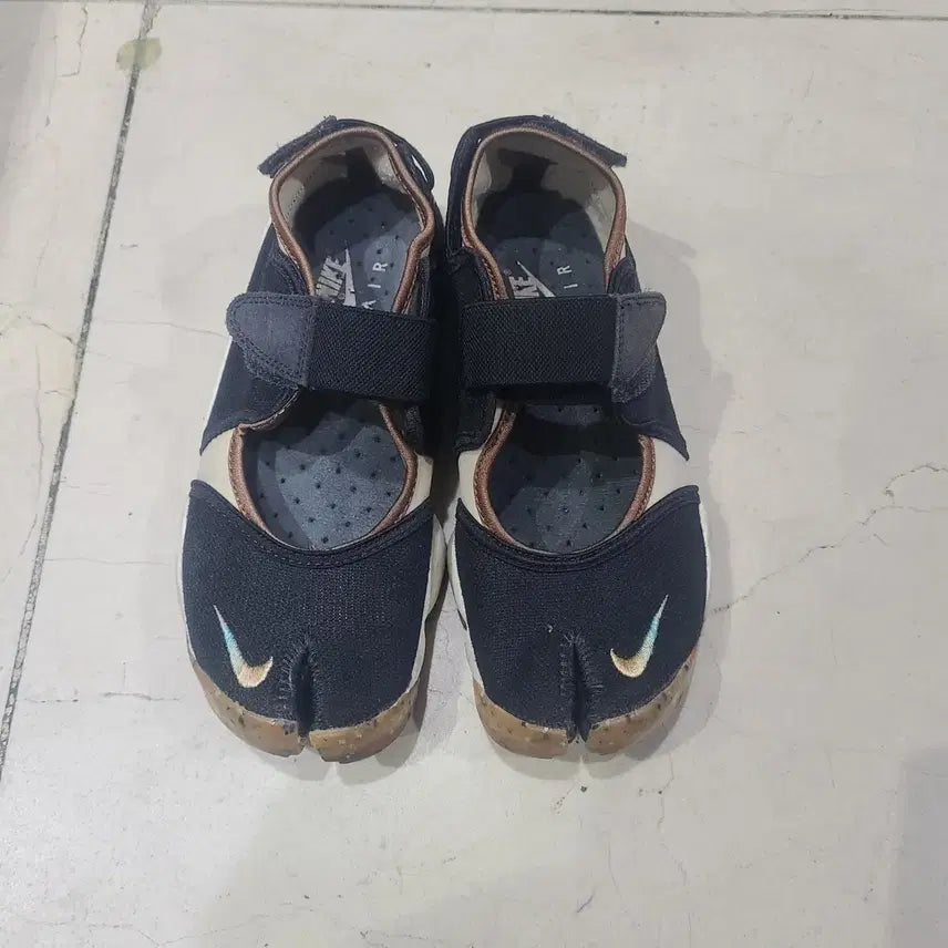 [BUNJANG] Nike Air Rift Black Flip-Flop Sneakers / 나이키 에어 리프트 블랙 쪼리 운동화