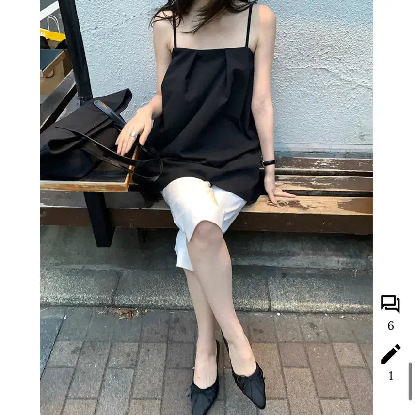[BUNJANG] Flily Sleeveless Blouse Black / 플릴리 나시블라우스 블랙