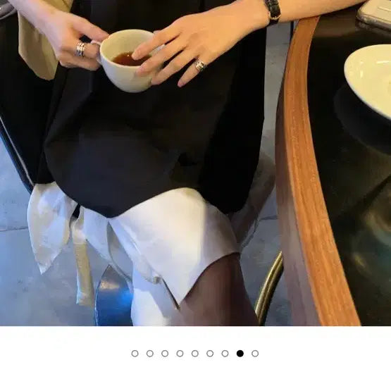 [BUNJANG] Flily Sleeveless Blouse Black / 플릴리 나시블라우스 블랙