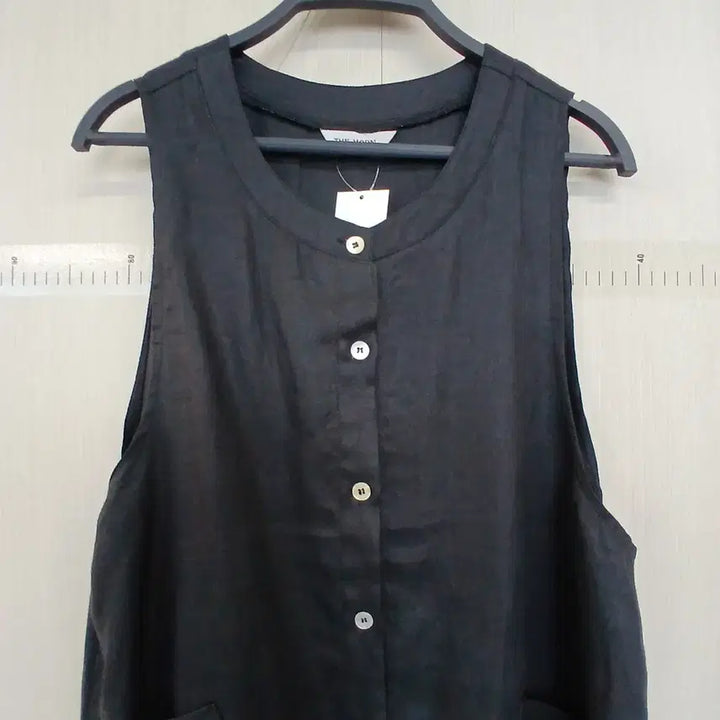 [BUNJANG] Black Linen Button Sleeveless Vest / 블랙 린넨 버튼 민소매 베스트