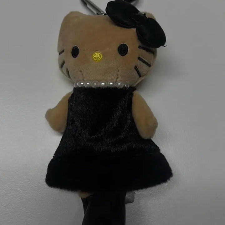 [BUNJANG] Long Leg Tanning Dress Kitty Keychain / 롱다리 태닝 드레스 키티 키링