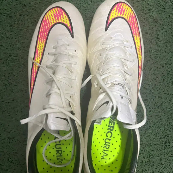 [BUNJANG] Indoor Futsal Shoes / 축구화