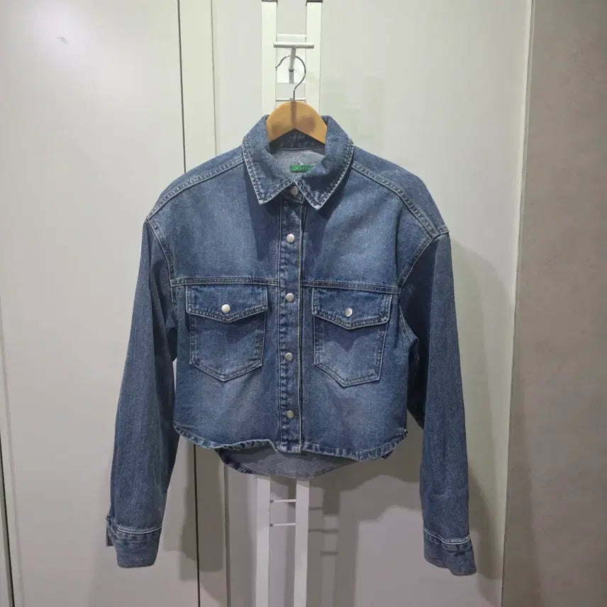 [BUNJANG] COZCAT Denim Cropped Shirt Jacket / COZCAT 데님 크롭 셔츠 자켓