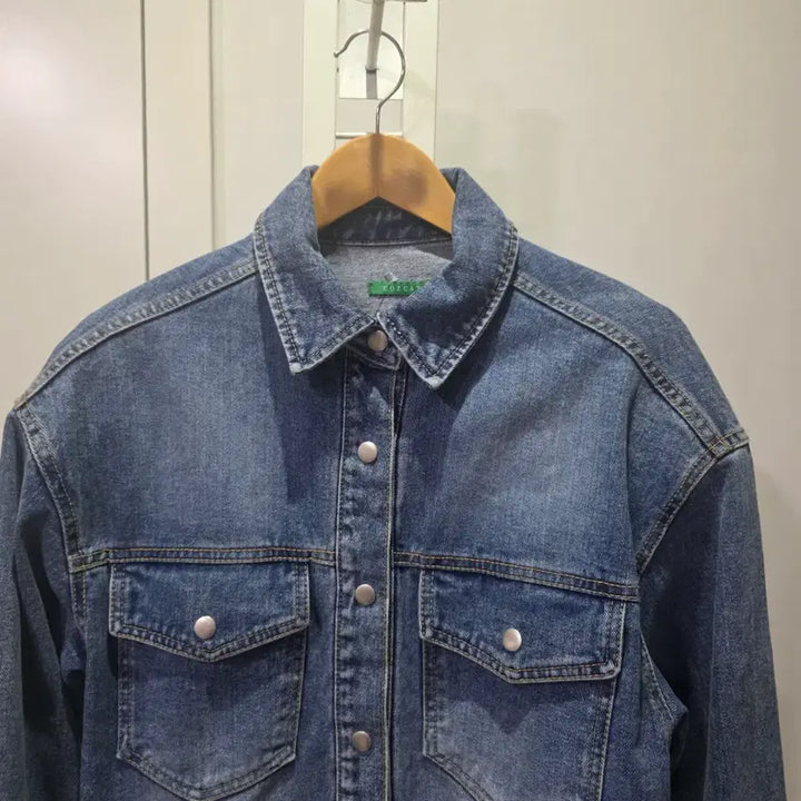 [BUNJANG] COZCAT Denim Cropped Shirt Jacket / COZCAT 데님 크롭 셔츠 자켓