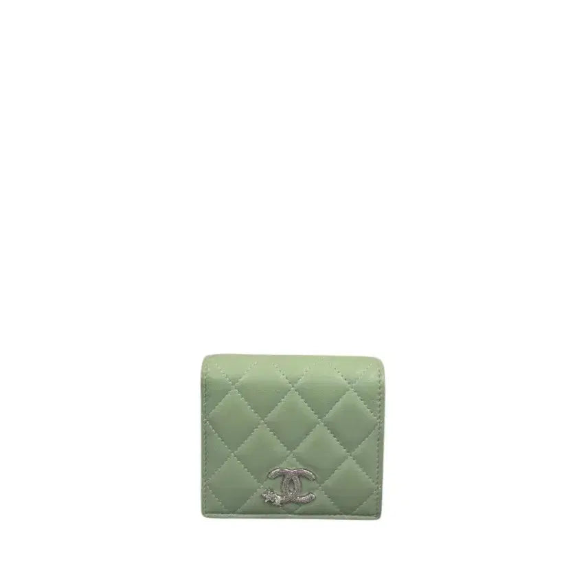 [BUNJANG] Chanel Green Quilted Silver Logo Bi-fold Wallet / [100% 정품] 샤넬 그린 퀄팅 은장 반지갑