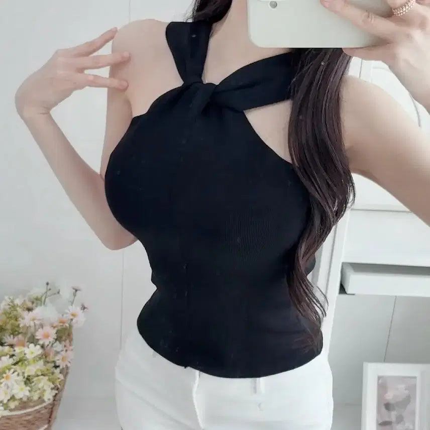 [BUNJANG] Twisted Halter Neck Sleeveless Top / [무료배송](새상품) 꼬임홀터나시티뒷일자나시리교환환불불가