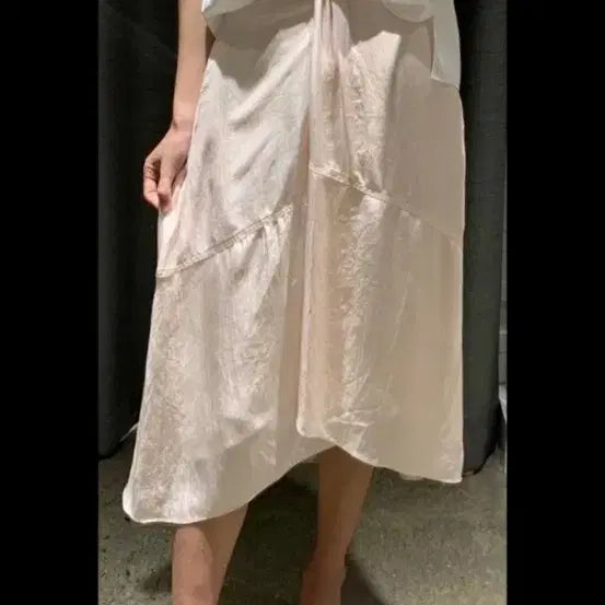[BUNJANG] Vince Satin Midi Skirt / 빈스 새틴 미디 스커트 / 띠어리 한섬 타임 랑방 마인 마쥬 산드로 오르