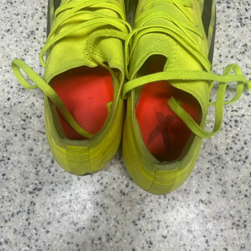 [BUNJANG] Adidas Fluorescent Soccer Cleats / 아디다스 축구화 형광색