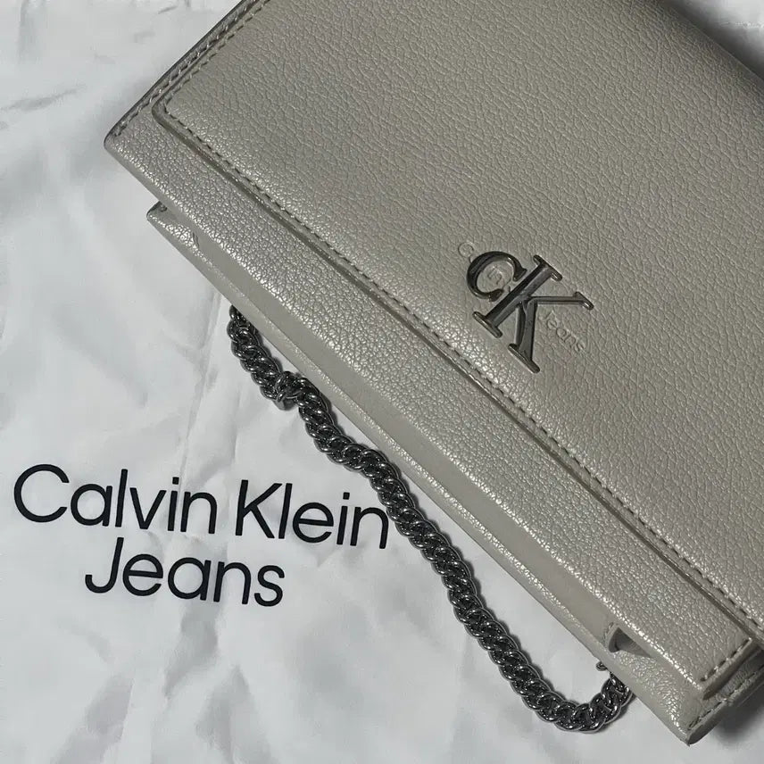 [BUNJANG] Calvin Klein Minimal Monogram Bag / 캘빈클라인 미니멀 모노그램 가방