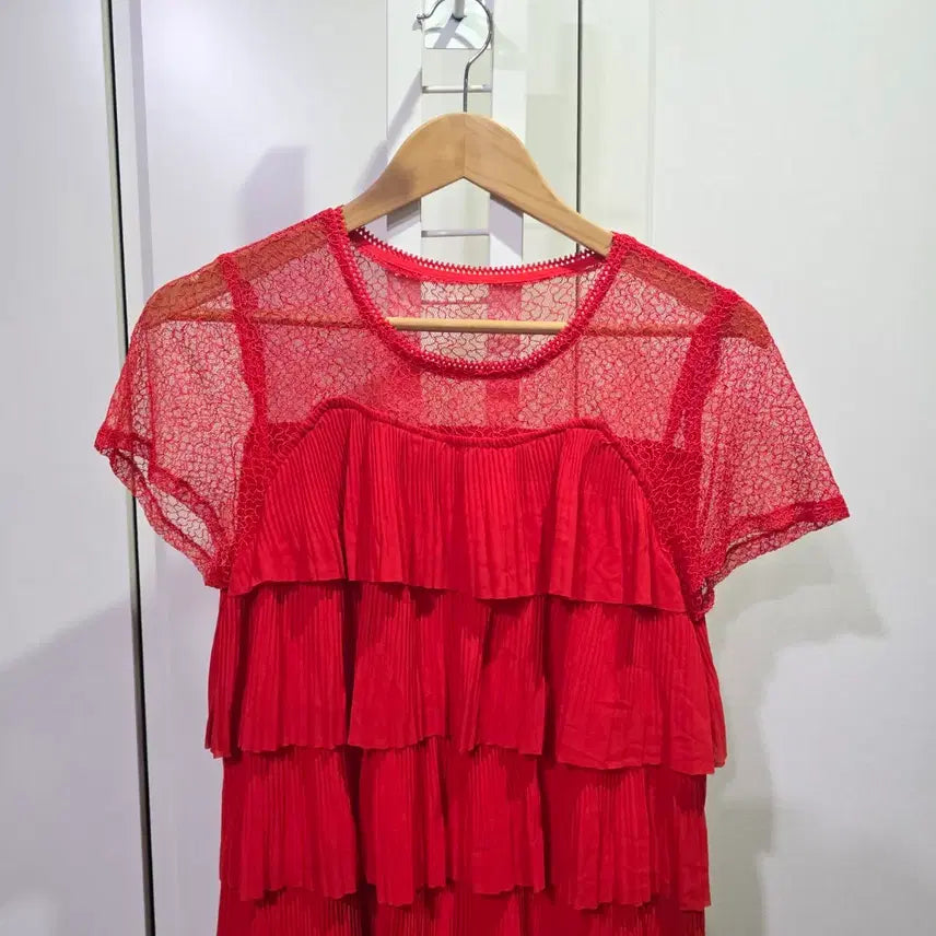 [BUNJANG] Red Lace Pleated Mini Dress / 레드 레이스 플리츠 미니 원피스