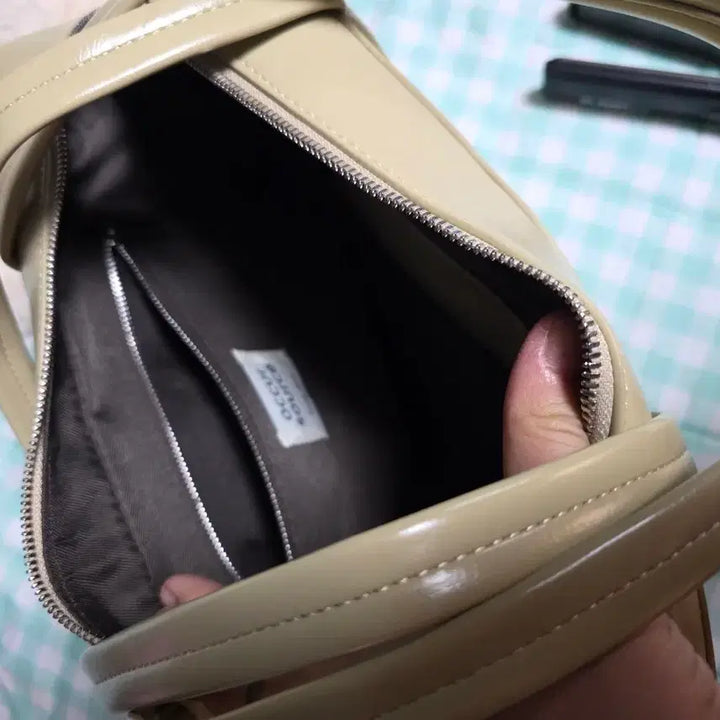 [BUNJANG] Acoss Kube Bag Sand Beige / 어커소스 쿠브백 샌드베이지