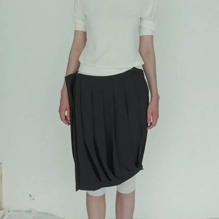 [BUNJANG] Eongsse Pinched Pleats Skirt Black Size 2 / 에옹쓰 플리츠스커트 pinched pleats skirt 블랙2