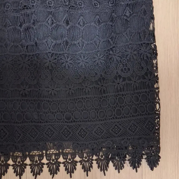 [BUNJANG] H&amp;M Black Lace Mini Dress / H&amp;M 블랙 레이스 미니 원피스 새거