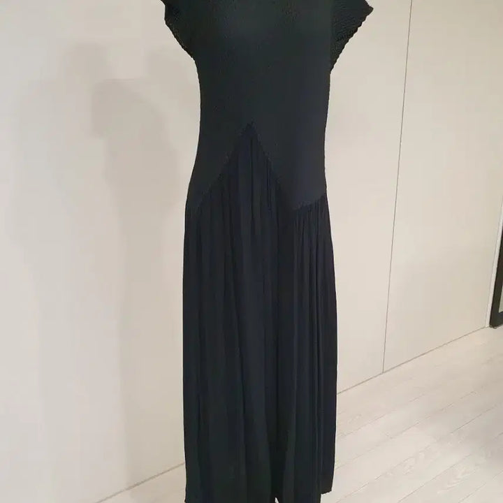 [BUNJANG] Black Pleated Long Dress / 블랙 플리츠 롱 원피스