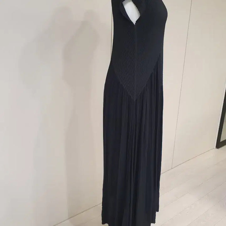 [BUNJANG] Black Pleated Long Dress / 블랙 플리츠 롱 원피스