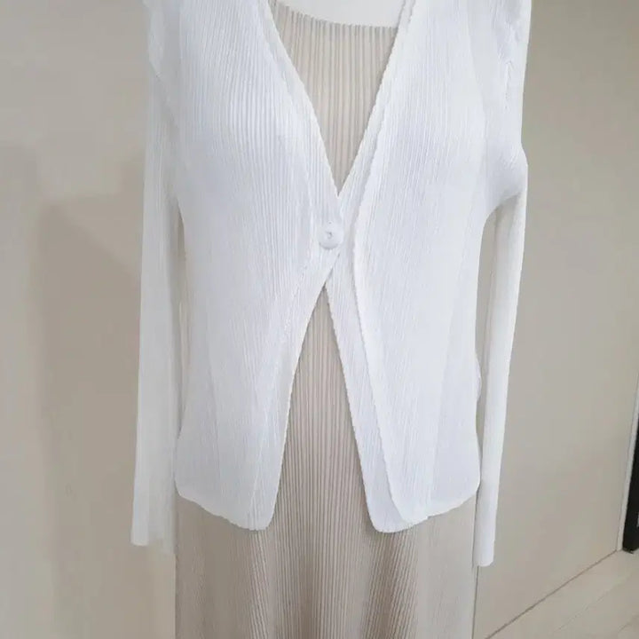 [BUNJANG] White Pleated Long Cardigan / 화이트 플리츠 롱 가디건