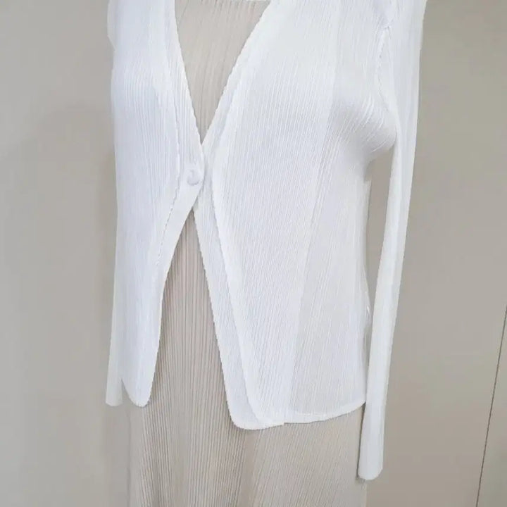 [BUNJANG] White Pleated Long Cardigan / 화이트 플리츠 롱 가디건