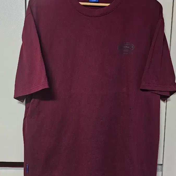 [BUNJANG] OUTDOOR Burgundy Short Sleeve T-Shirt Size 105 / OUTDOOR 반팔 티셔츠 버건디 105