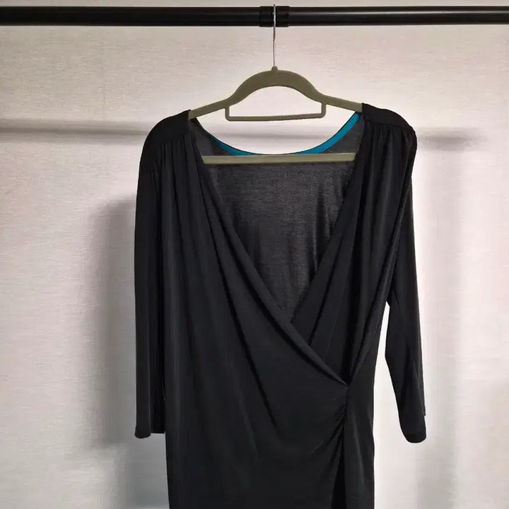 [BUNJANG] Black Wrap Style Blouse / 새옷 블랙 랩 스타일 블라우스