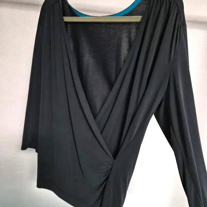 [BUNJANG] Black Wrap Style Blouse / 새옷 블랙 랩 스타일 블라우스