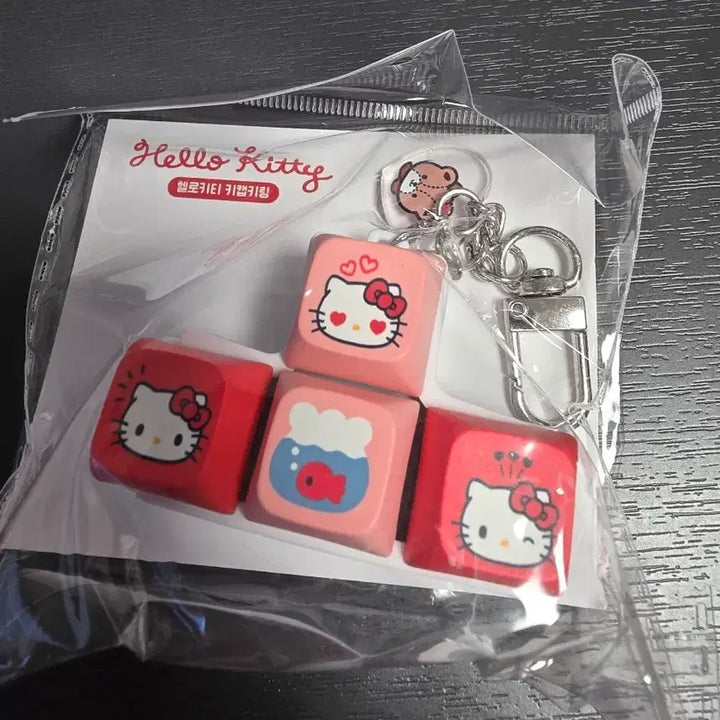 [BUNJANG] Hello Kitty Keycap Keyring Set / 헬로키티 키캡 키링 세트 새상품