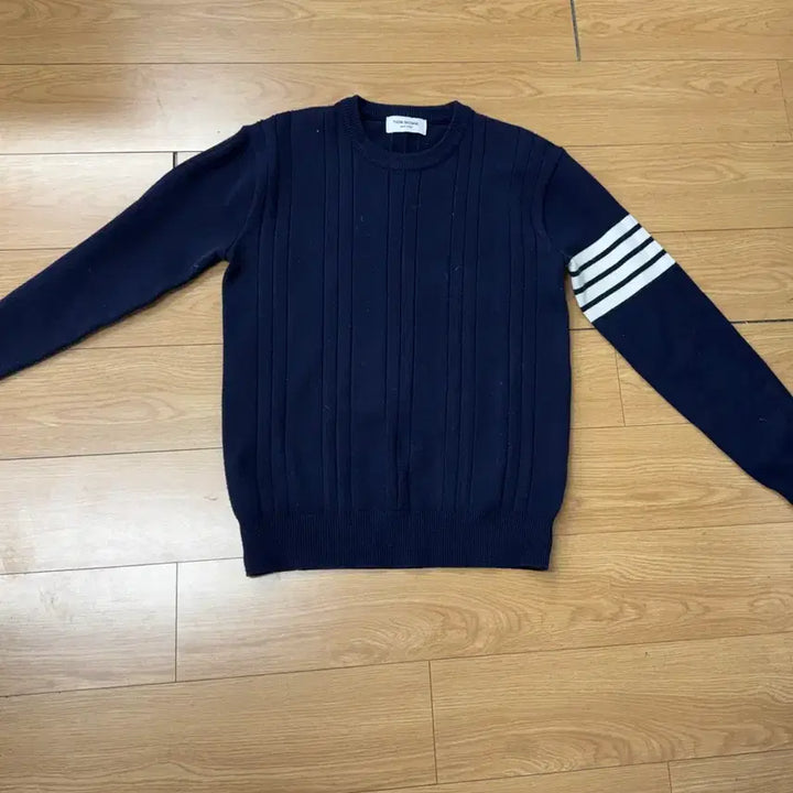 [BUNJANG] Thom Browne Navy Knit Sweater with Signature Stripes / 톰브라운 니트