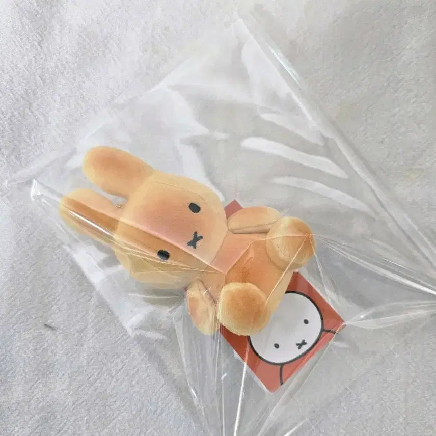 [BUNJANG] Miffy Baked Bread Plush Keychain / 구운빵 미피 인형 키링
