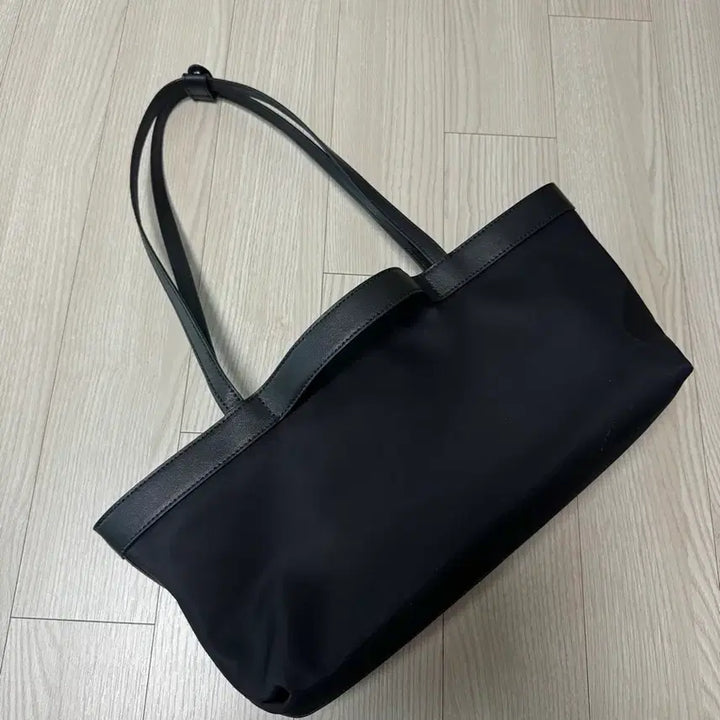 [BUNJANG] Artd Vance Nylon Shoulder Bag Small / 아티드 반트 나일론 숄더백 스몰