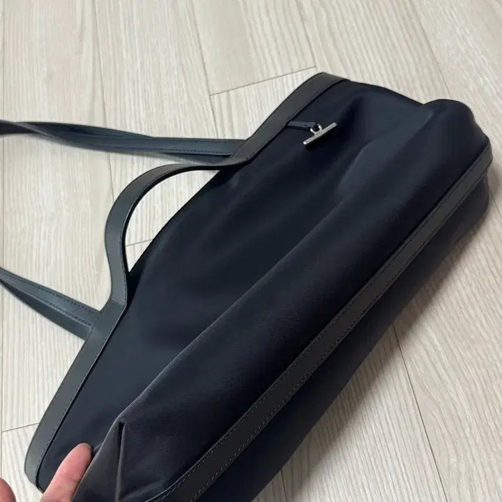 [BUNJANG] Artd Vance Nylon Shoulder Bag Small / 아티드 반트 나일론 숄더백 스몰