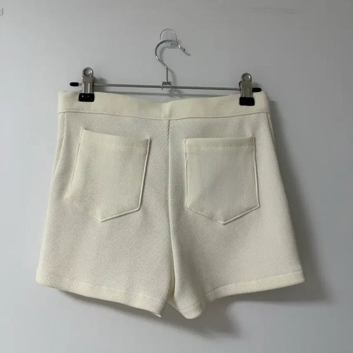 [BUNJANG] Ivory Ribbed Shorts / 아이보리 골지 반바지