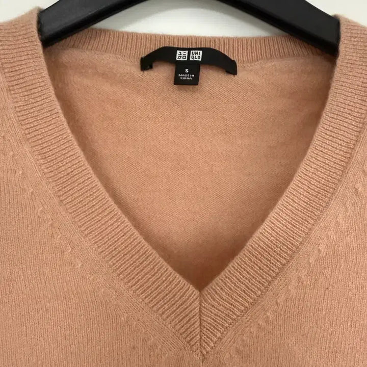 [BUNJANG] Uniqlo Cashmere V-Neck Knit S / 유니클로 캐시미어 브이넥 니트 s