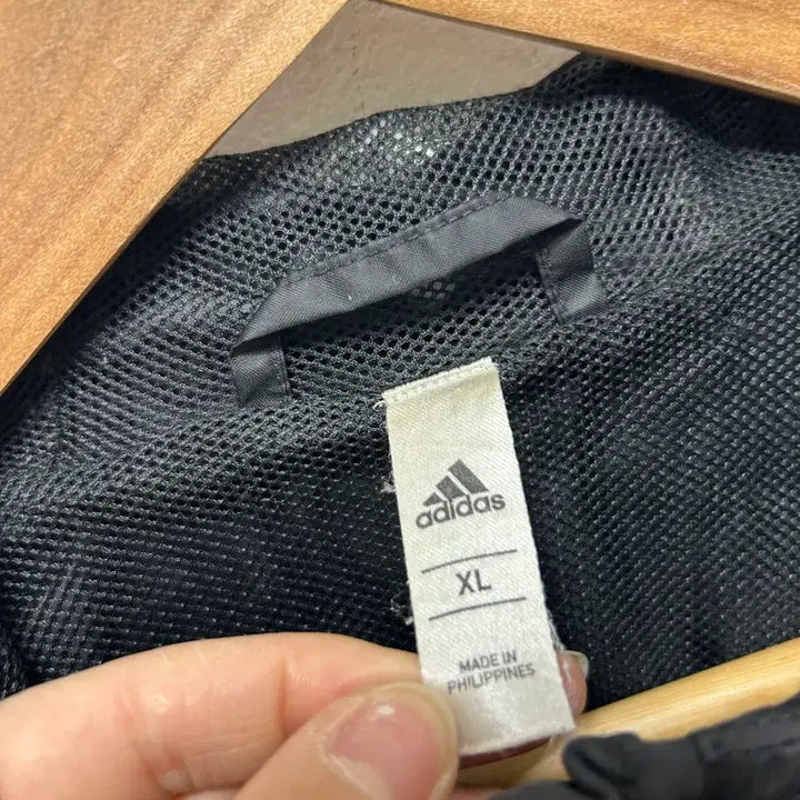 [BUNJANG] Adidas Black Windbreaker Hooded Zip-Up XL / 아디다스 블랙 바람막이 후드집업 XL