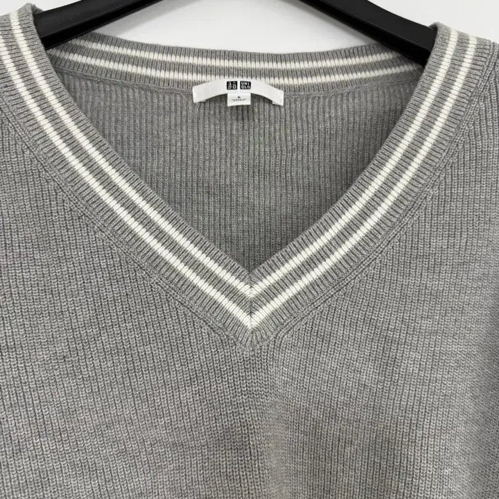 [BUNJANG] Uniqlo Cashmere V-Neck Knit Sweater (Size S) / 유니클로 캐시미어 브이넥 니트 s