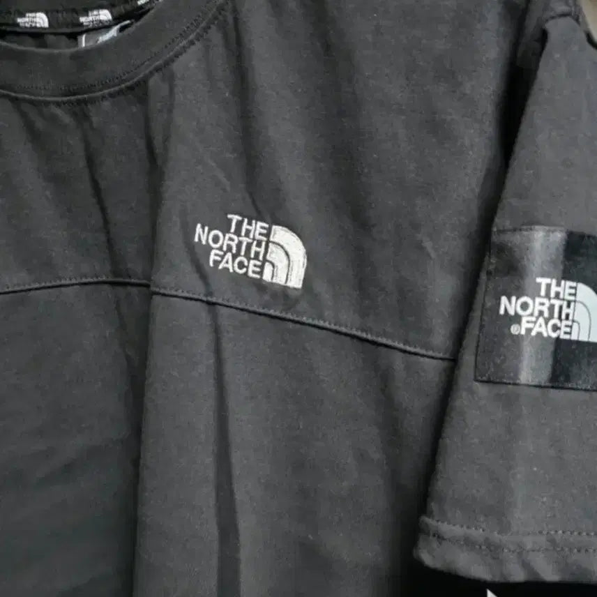 [BUNJANG] The North Face White Short-Sleeve T-Shirt / (새상품)노스페이스 화이트, 블랙 반팔 티셔츠 M, 2XL