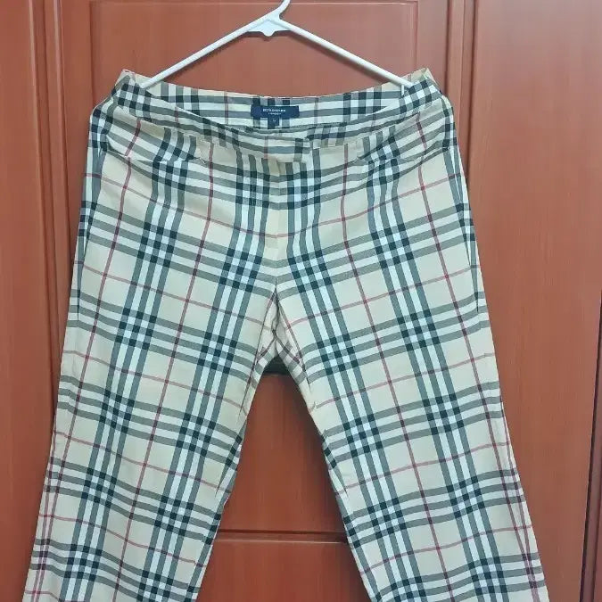 [SOLD OUT] 버버리 체크무늬 여성 바지