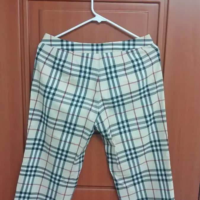 [SOLD OUT] 버버리 체크무늬 여성 바지