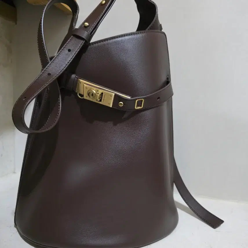 [BUNJANG] Archive Appk Brown Leather Shoulder Bag / 아카이브앱크 브라운 숄더백