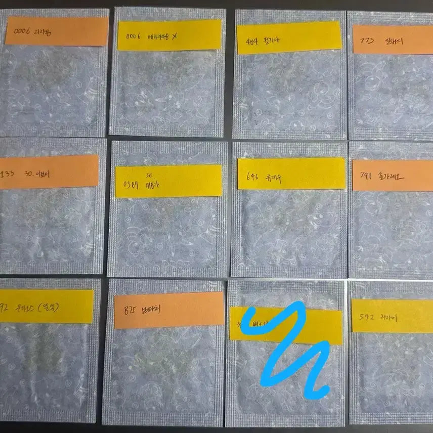 [BUNJANG] Pokemon 30th Anniversary Sealed Decals - Multiple Characters Available / 포켓몬30주년띠부씰미개봉 치라미 펄기아 큐레무 이브이 솔가레오