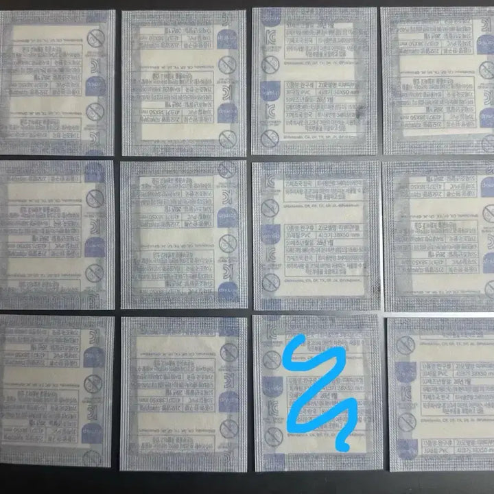 [BUNJANG] Pokemon 30th Anniversary Sealed Decals - Multiple Characters Available / 포켓몬30주년띠부씰미개봉 치라미 펄기아 큐레무 이브이 솔가레오